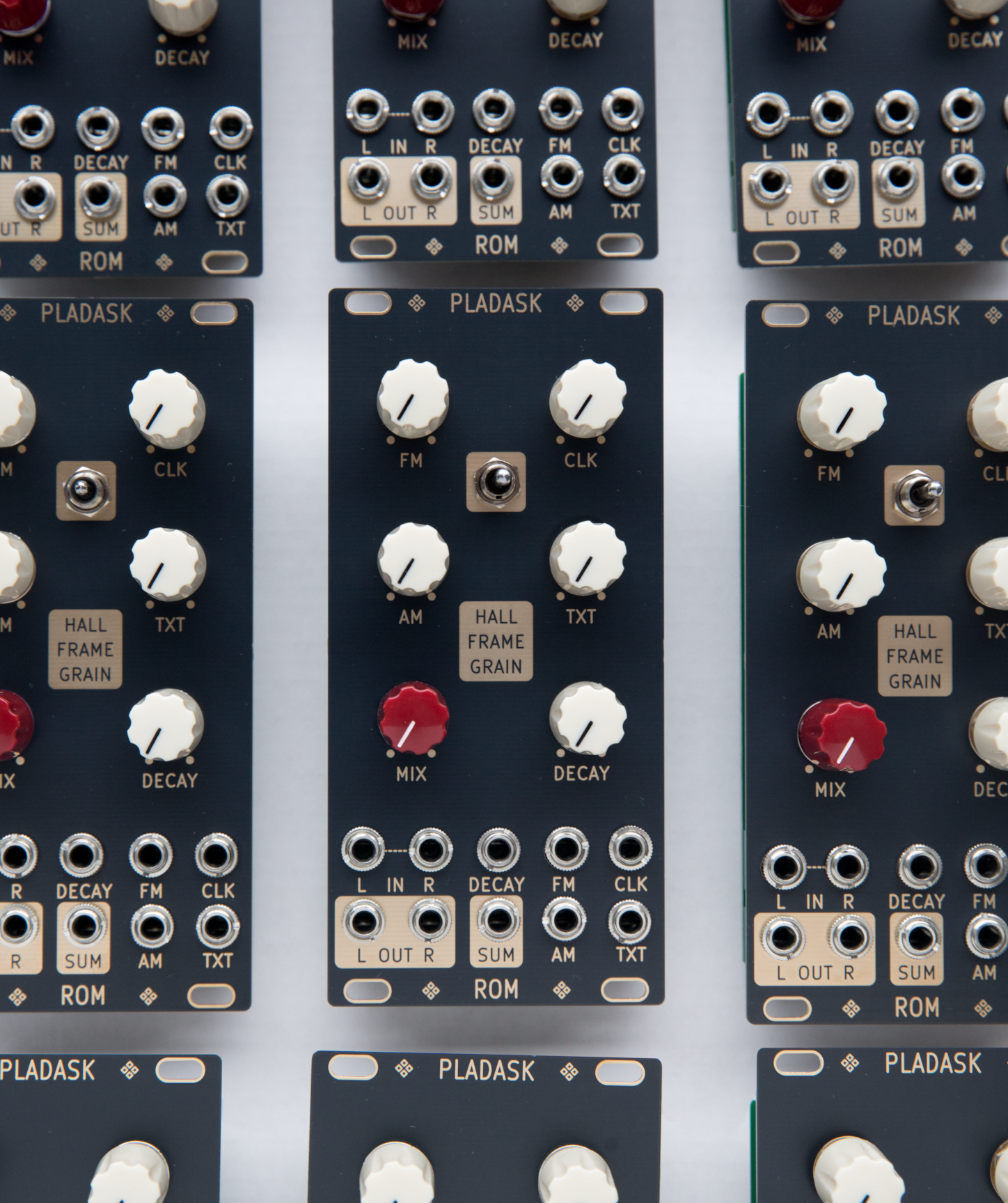 STEREO ROM | PLADASK ELEKTRISK